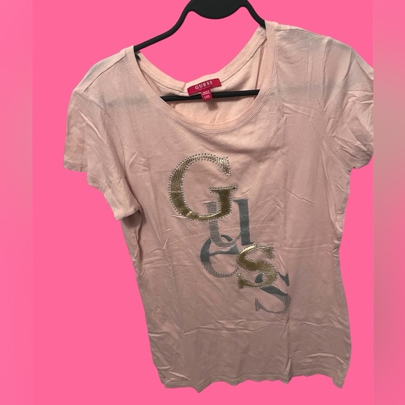 Woman’s vintage Y2K GUESS Light Pink Logo Tee - Picture 1 of 6